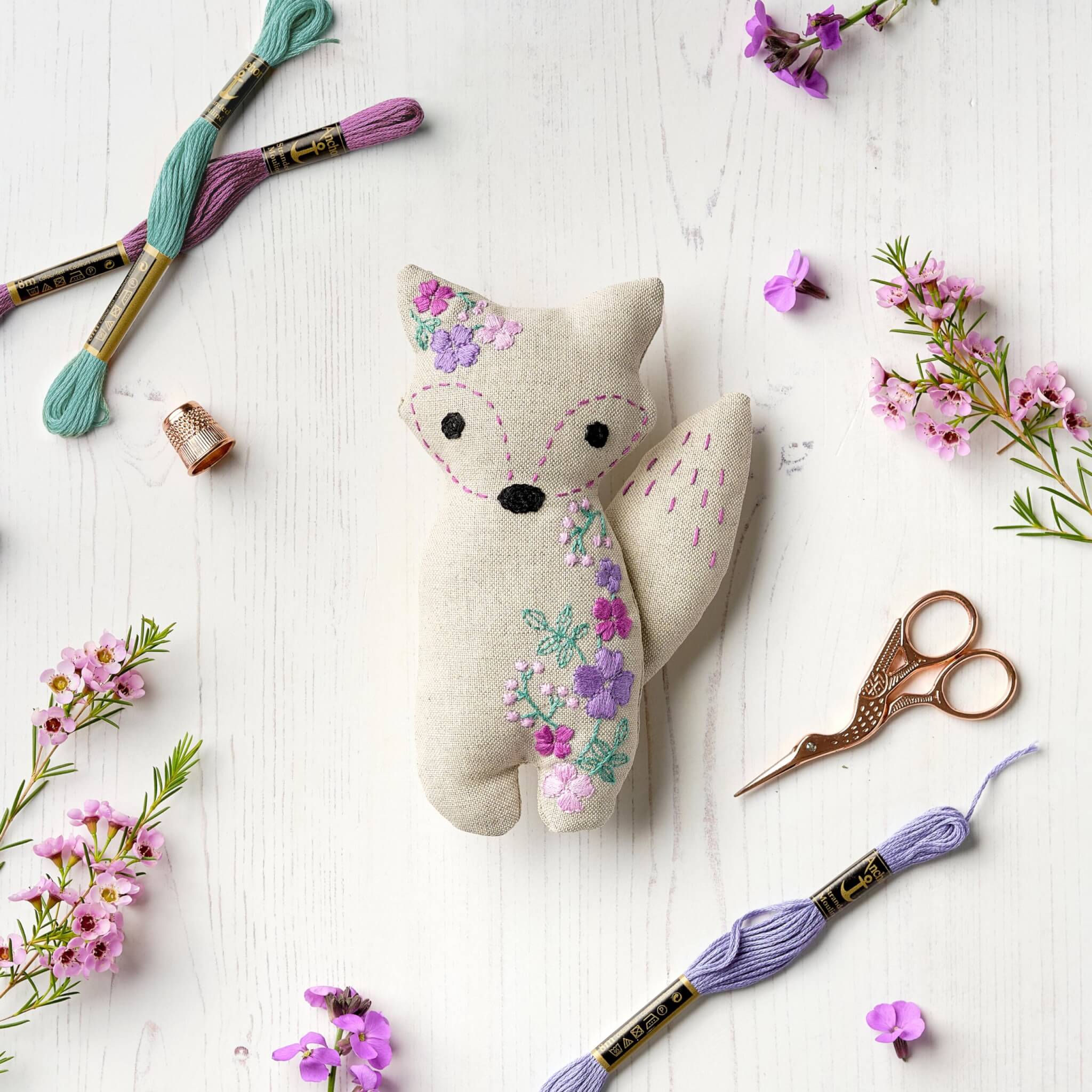 Freestyle Embroidery Kit - Frida Fox - 3D Decorative Animal - Anchor Joanne Aston - Image 4