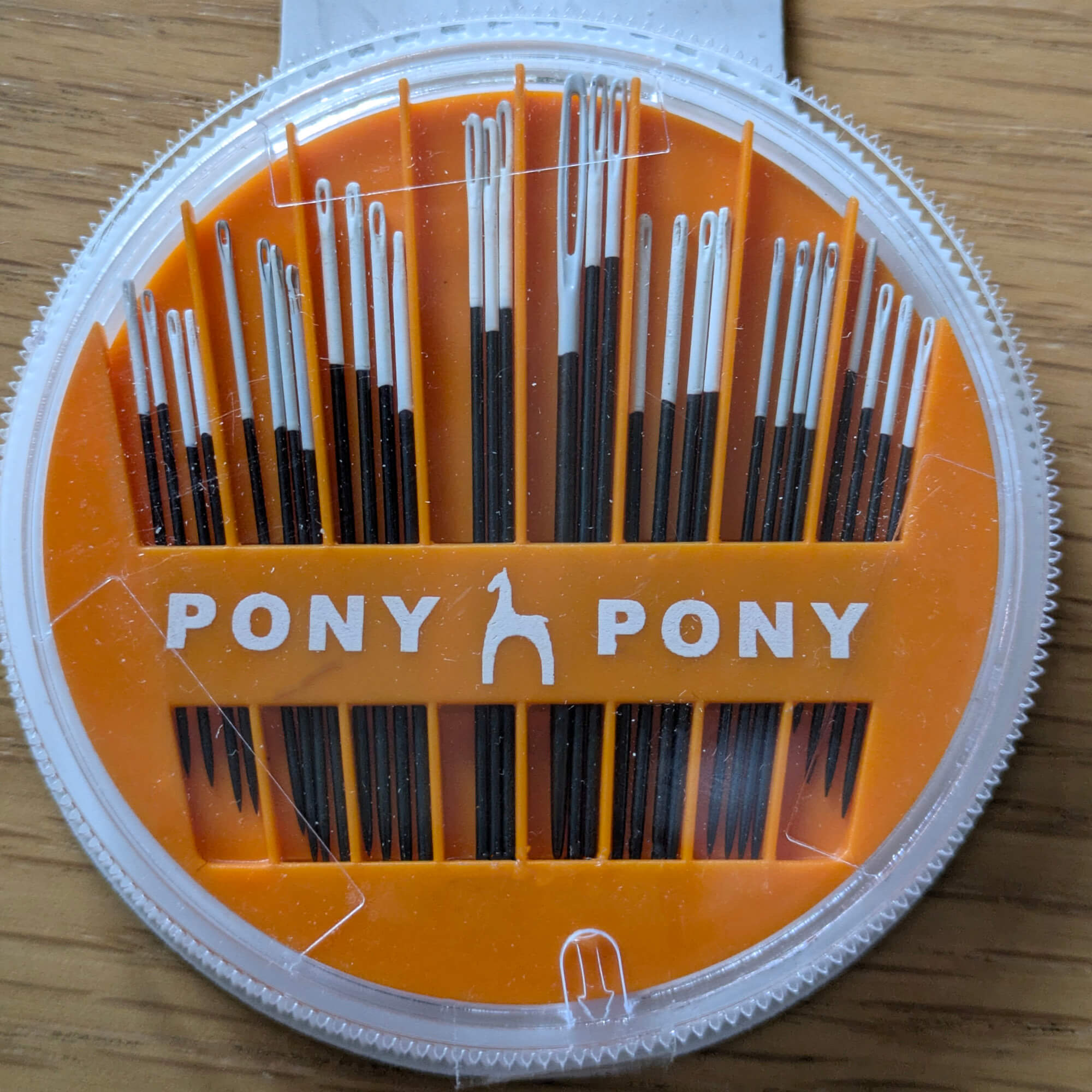 Assorted Hand Sewing Needles - Pony Black Nickel Free - 30 pcs in Compact Case - Image 2