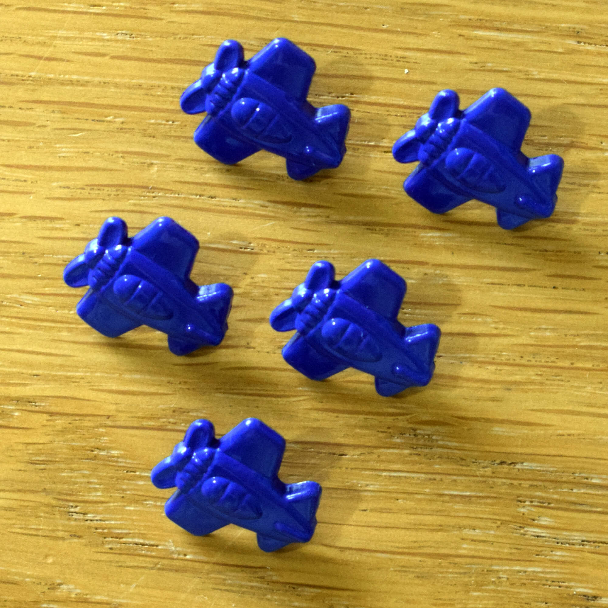 Blue Airplane Buttons - Pack of 5 - 18mm Plastic Shank - Novelty for Children's Clothes & Crafts - Image 4