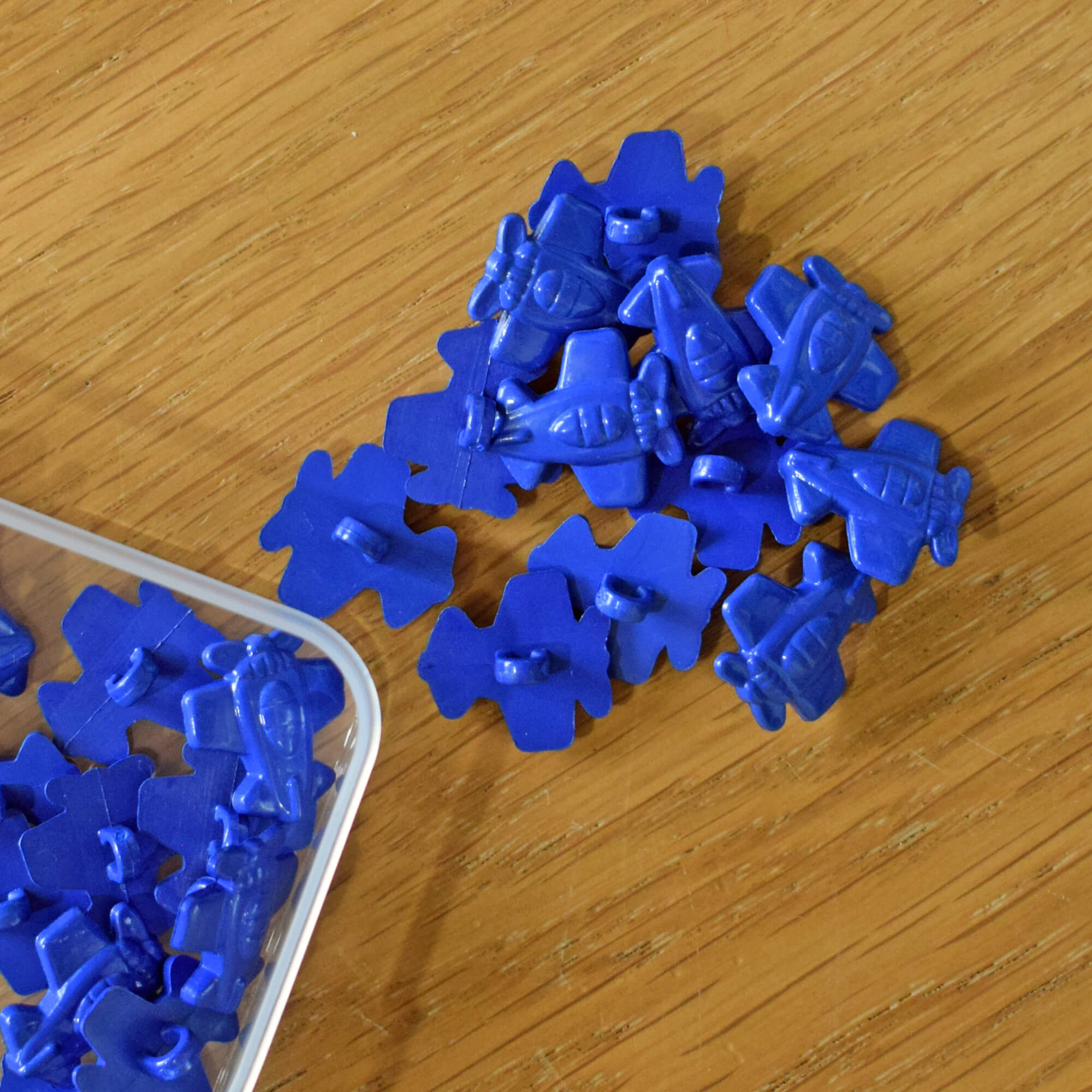 Blue Airplane Buttons - Pack of 5 - 18mm Plastic Shank - Novelty for Children's Clothes & Crafts - Image 3