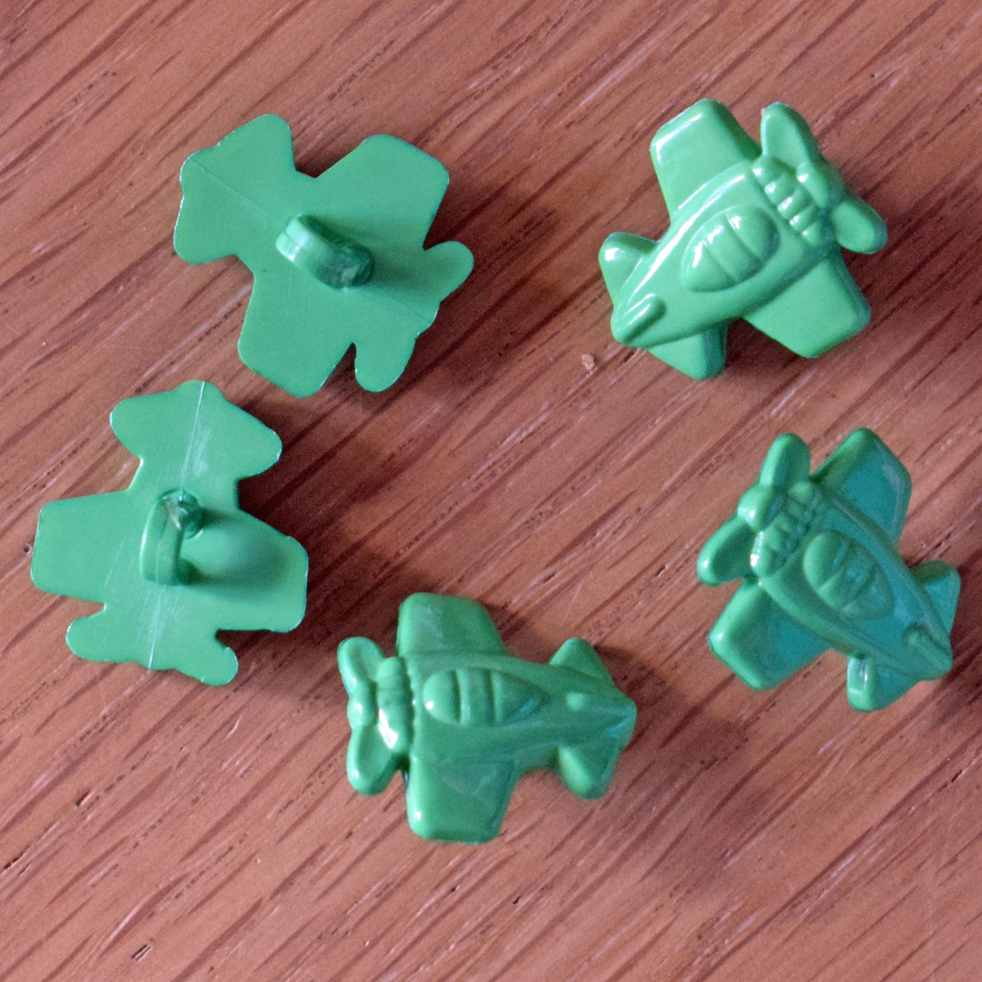 Airplane Buttons – Green – 18 mm Shank – Set of 5 - Image 3