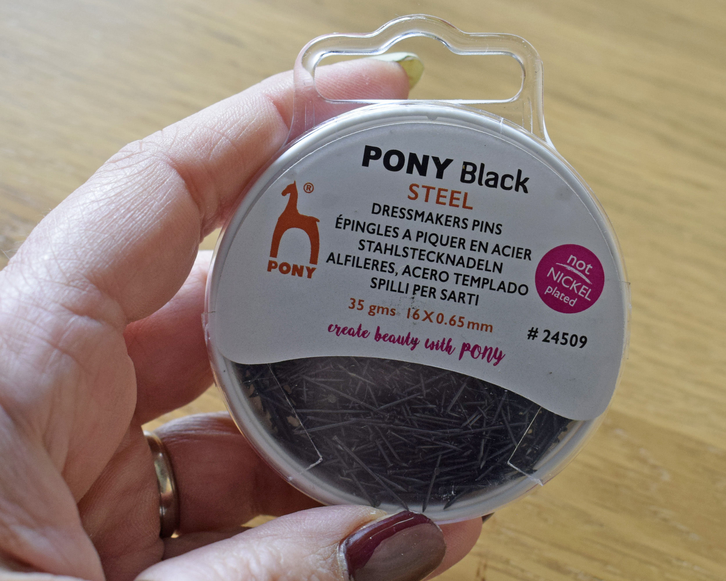 Pony Black Dressmakers Pins – 16 mm × 0.65 mm – 35 g Box – Nickel-Free