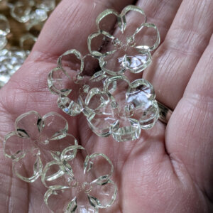 Flower Buttons - Light Green Clear - Pack of 5 - 21mm 2-Hole Acrylic