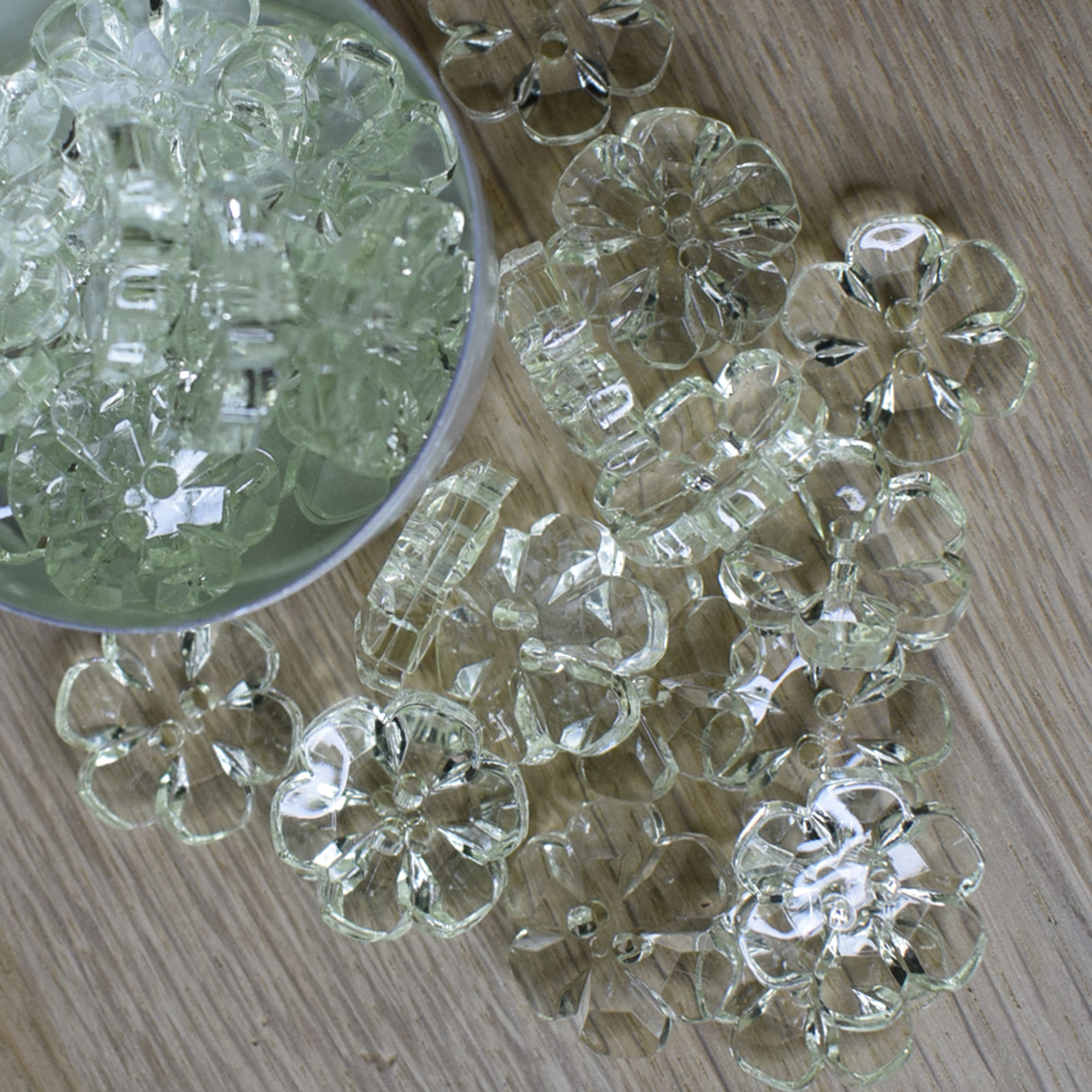 Flower Buttons - Light Green Clear - Pack of 5 - 21mm 2-Hole Acrylic - Image 4