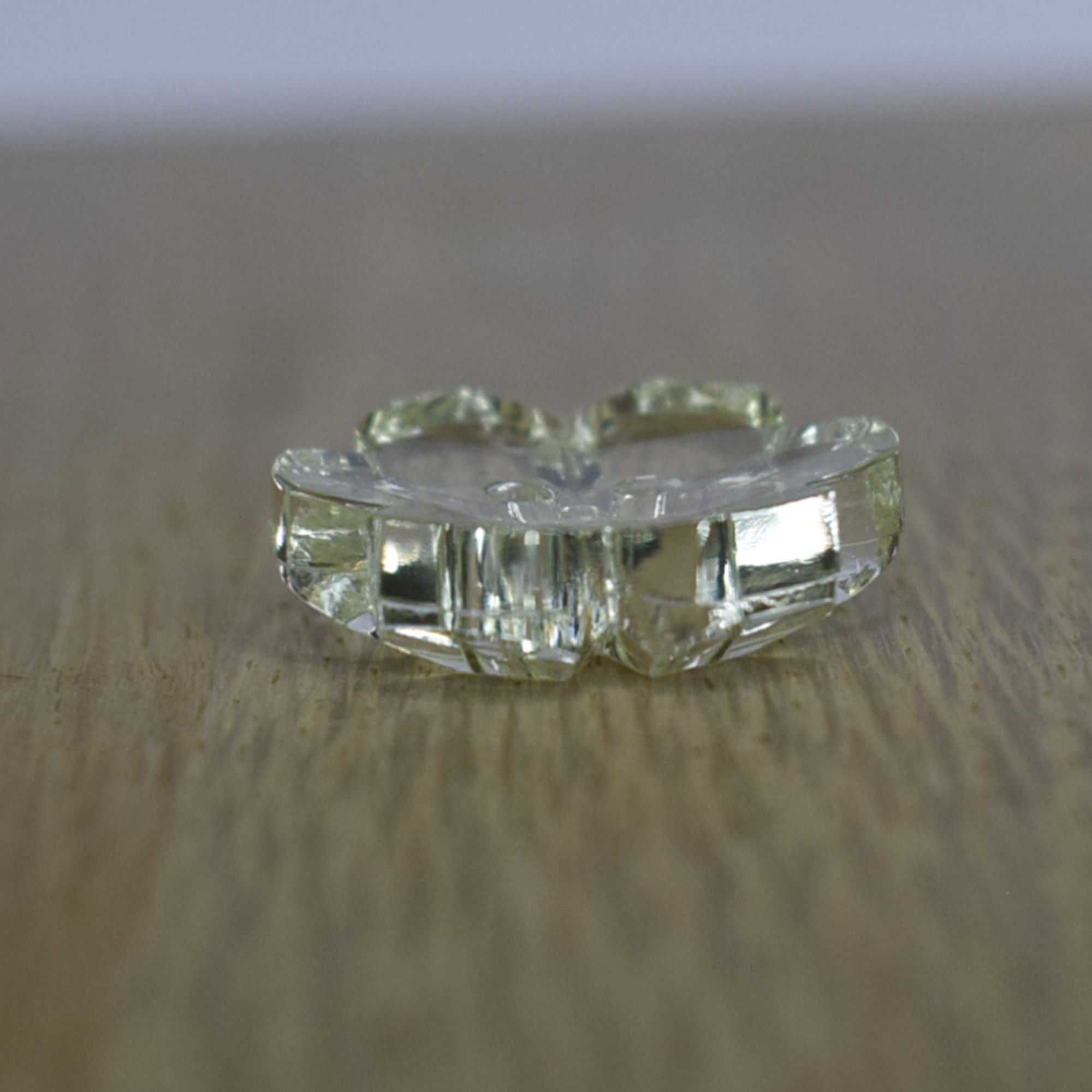 Flower Buttons - Light Green Clear - Pack of 5 - 21mm 2-Hole Acrylic - Image 6