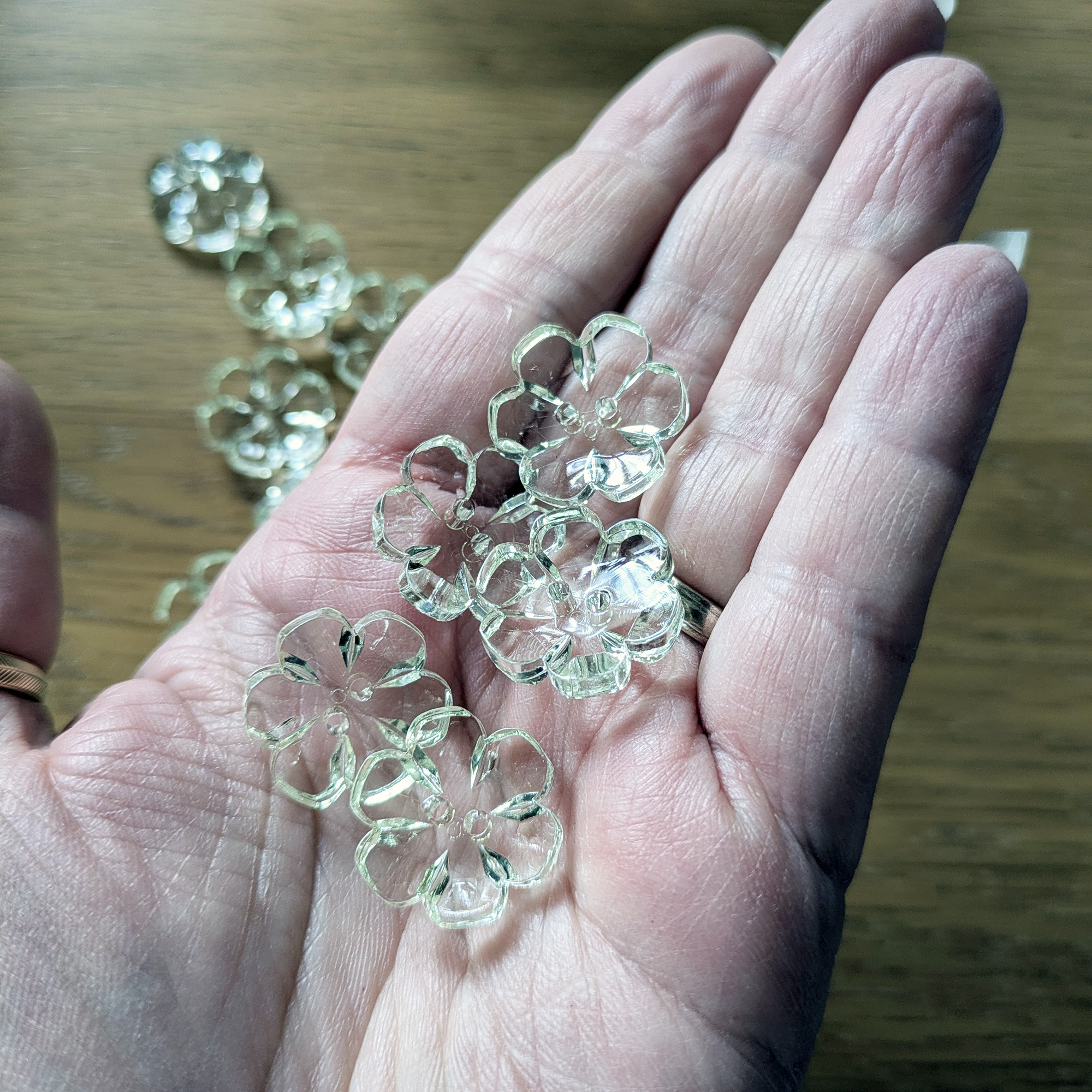 Flower Buttons - Light Green Clear - Pack of 5 - 21mm 2-Hole Acrylic - Image 2