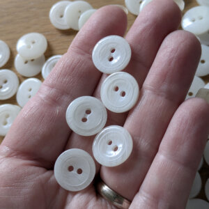 White Vintage Round Buttons – 15 mm – Fine Line Brushed Pattern – Set of 5
