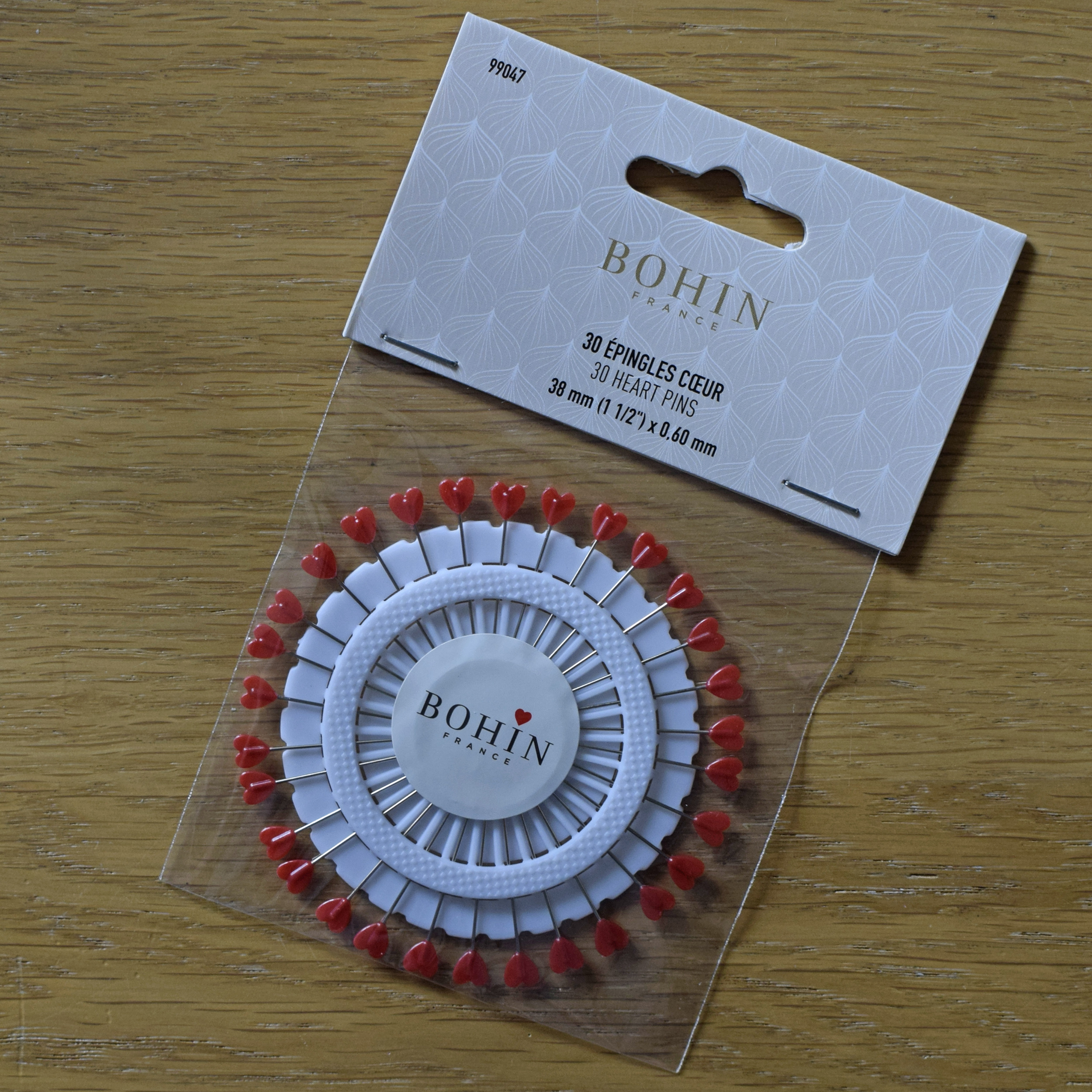 Dressmaker Pins - Red Heart Plastic Heads - Bohin France - 38mm Wheel of 30 - Image 2