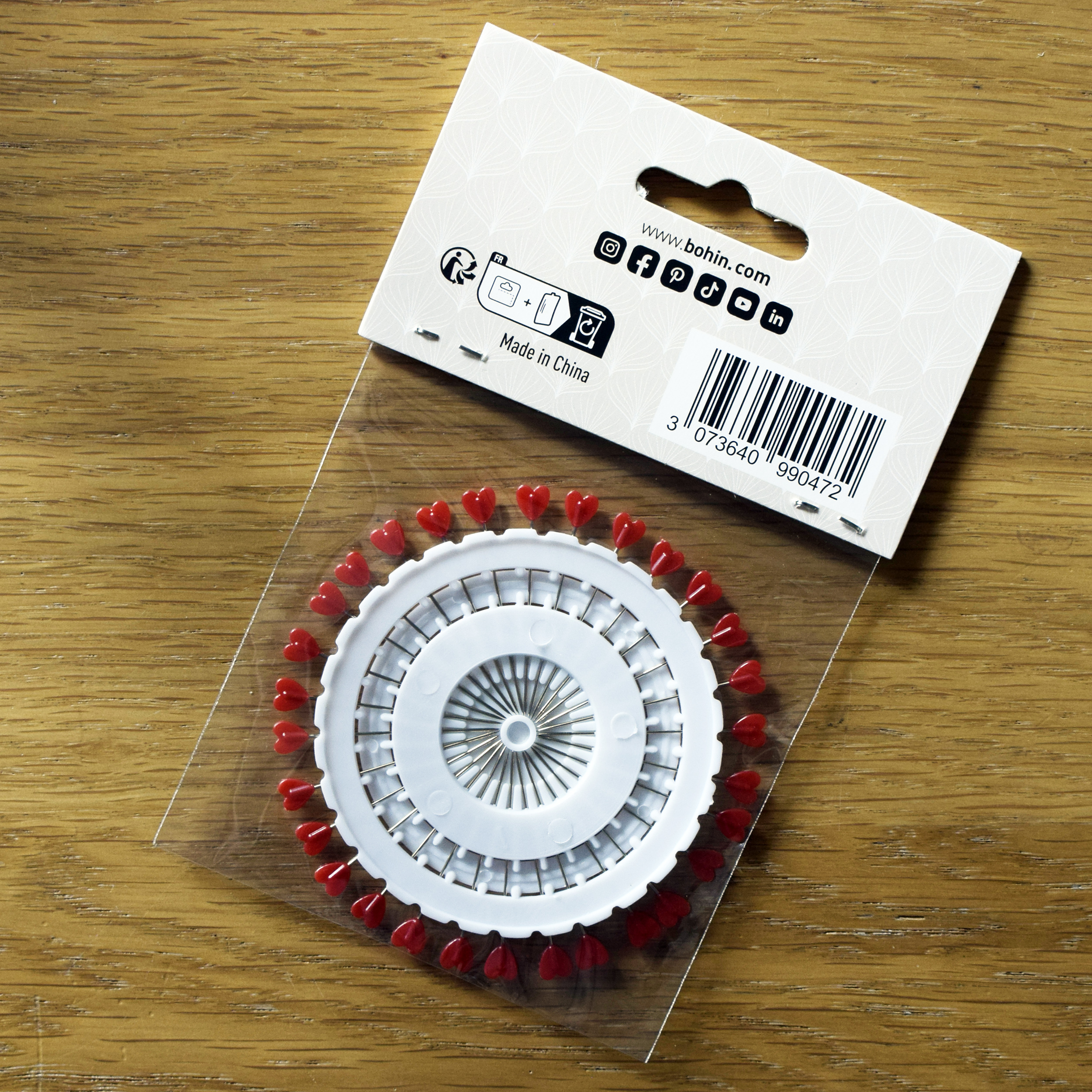 Dressmaker Pins - Red Heart Plastic Heads - Bohin France - 38mm Wheel of 30 - Image 3