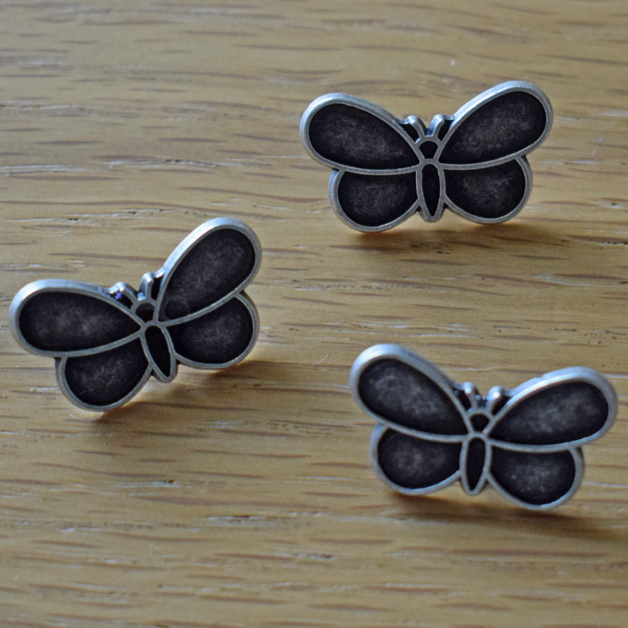 Butterfly Metal Buttons – Antique Silver – Set of 3 – 22 mm – Shank Style - Image 3