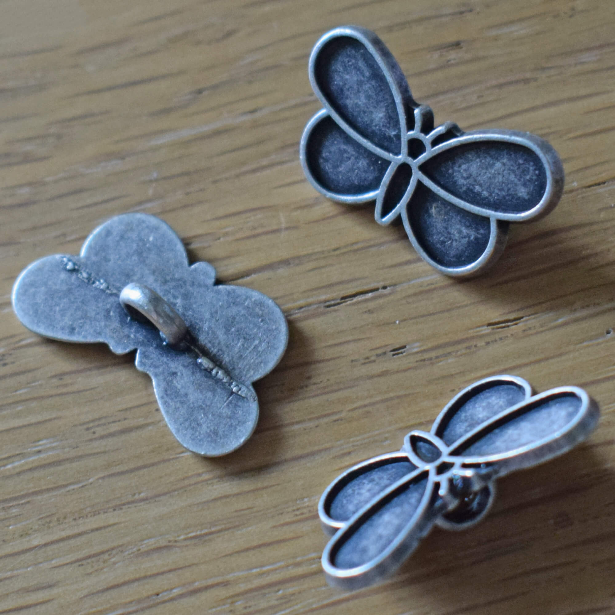 Butterfly Metal Buttons – Antique Silver – Set of 3 – 22 mm – Shank Style - Image 5