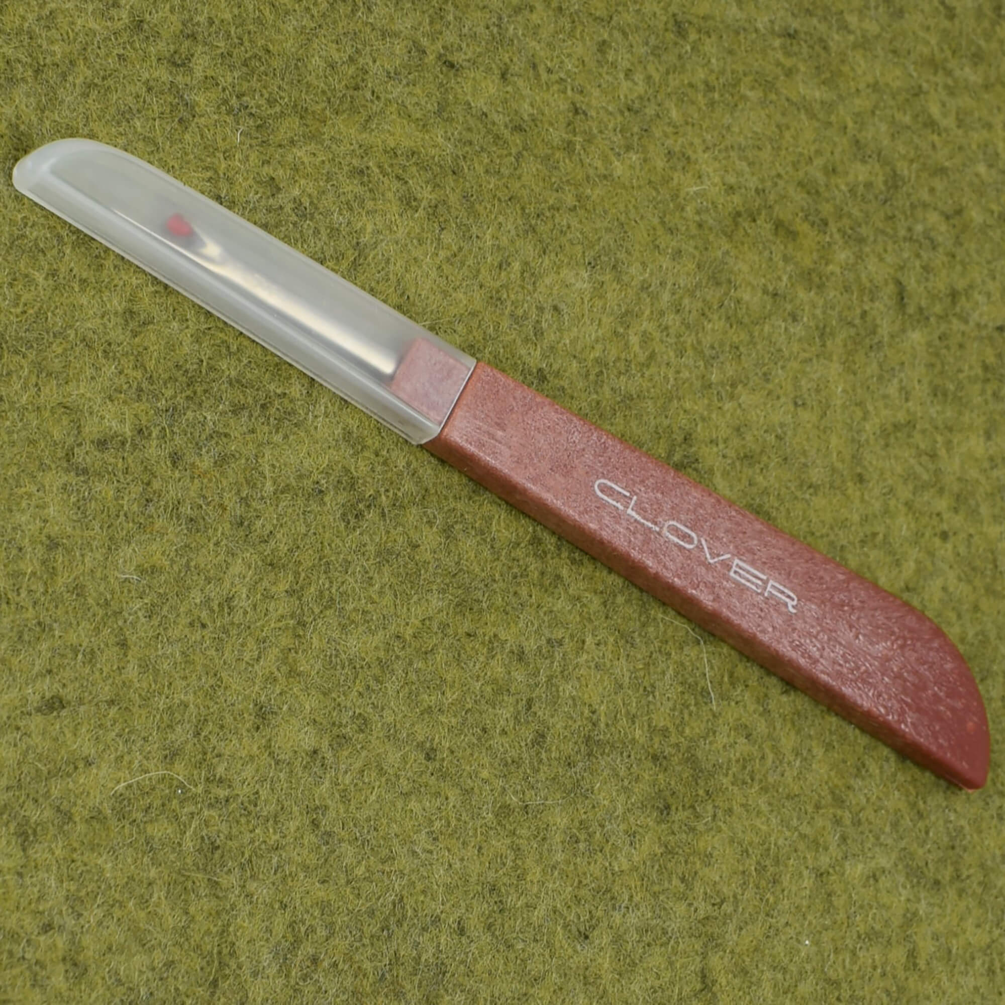 Seam Ripper - Clover - Wooden Effect Handle with Cap - Sewing & Quilting - Image 3