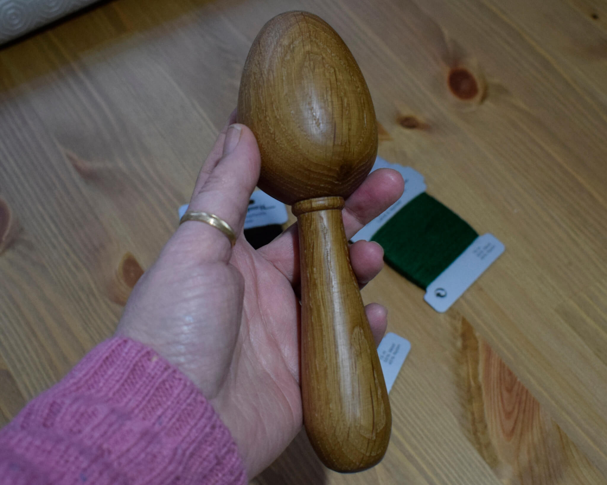 Darning Egg with Handle – Hand-Turned Recycled Hardwood (Oak, Beech or Teak)
