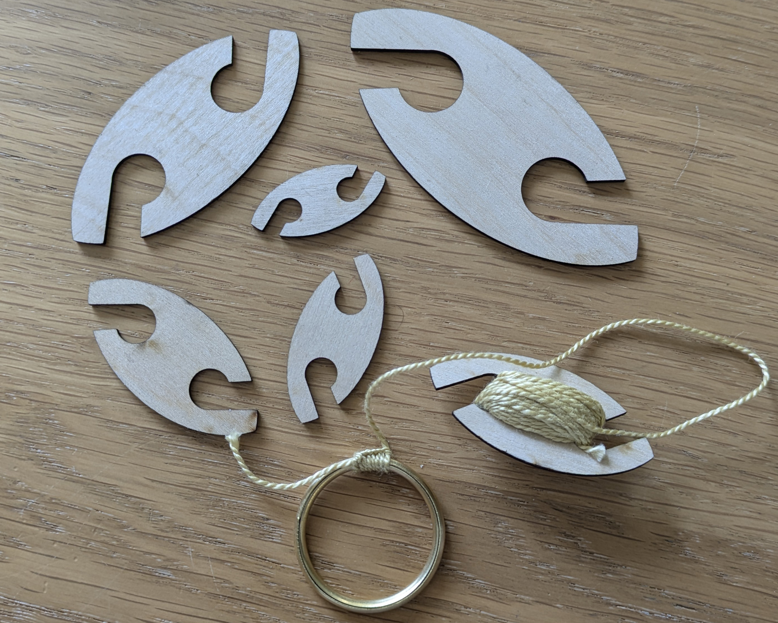 Wooden Thread Shuttles – Sample Pack of 5 Sizes – Birch Plywood