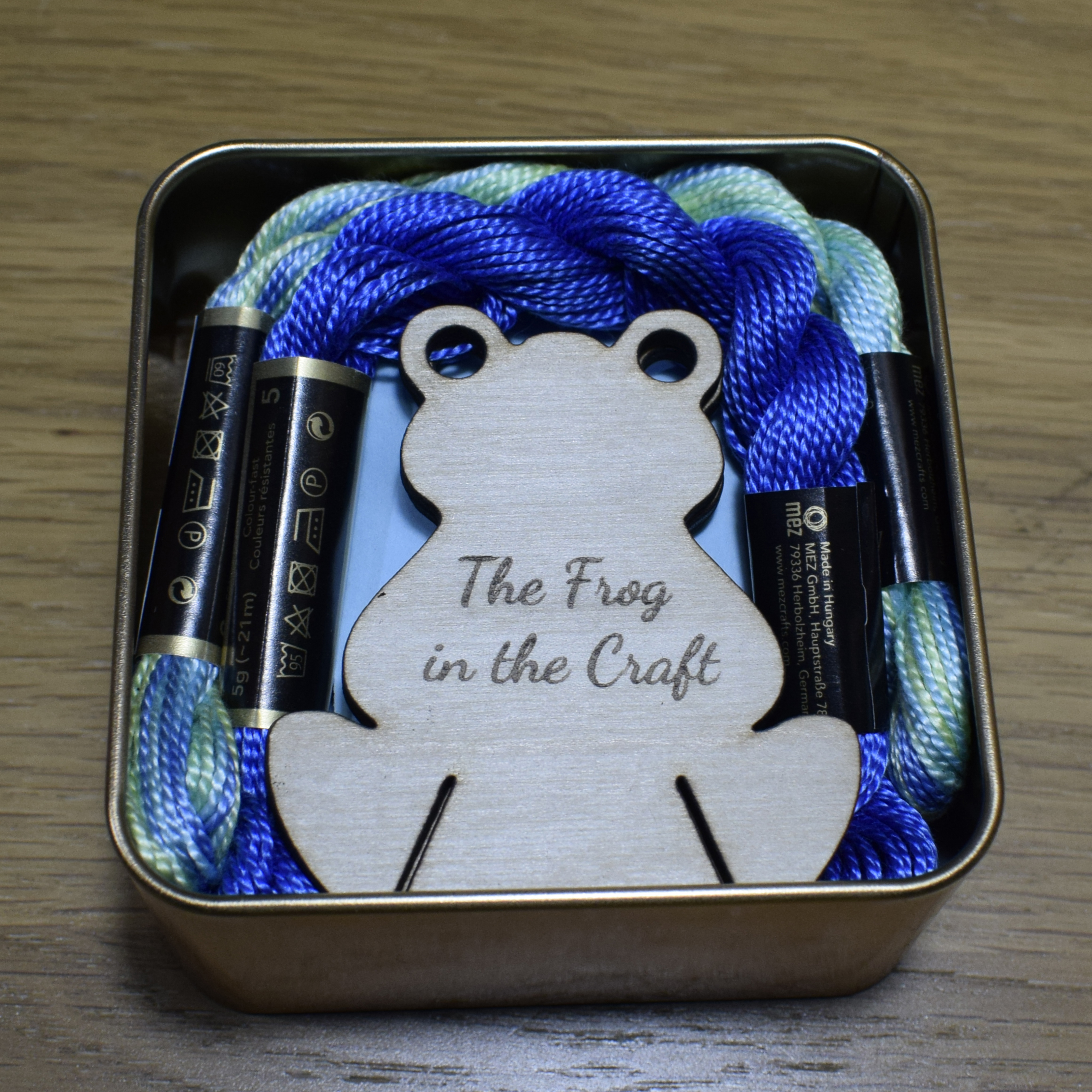 Cartwheel Dorset Button Crafting Kit in a Tin – 10 Colour Combos + Christmas Edition - Image 5