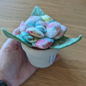 Flower Pot Pincushion – Floral Print Cotton Fabric – 9.5 × 9.5 × 8.5 cm