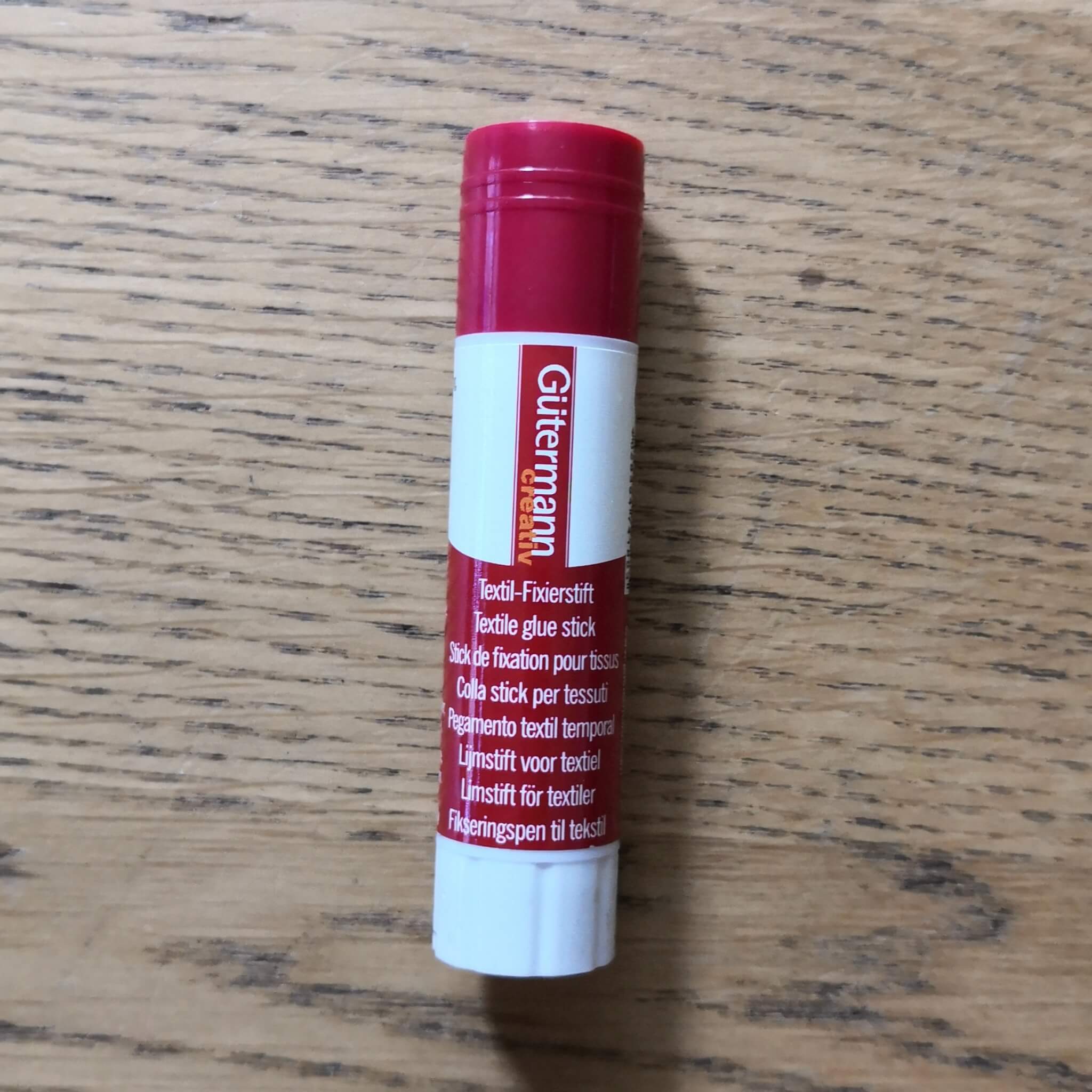 Fabric Glue Stick by Gütermann - 10g - Temporary Washable Solvent Free For Textiles - Image 2