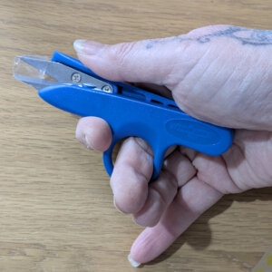 Thread Snips - Blue - 10cm with Finger Hole - For Left & Right Handed Use
