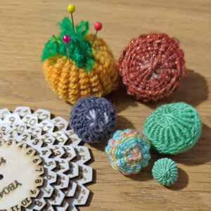 Yorkshire Button Maker – Wooden Button Loom – Set of 5 Sizes (4–8 cm)