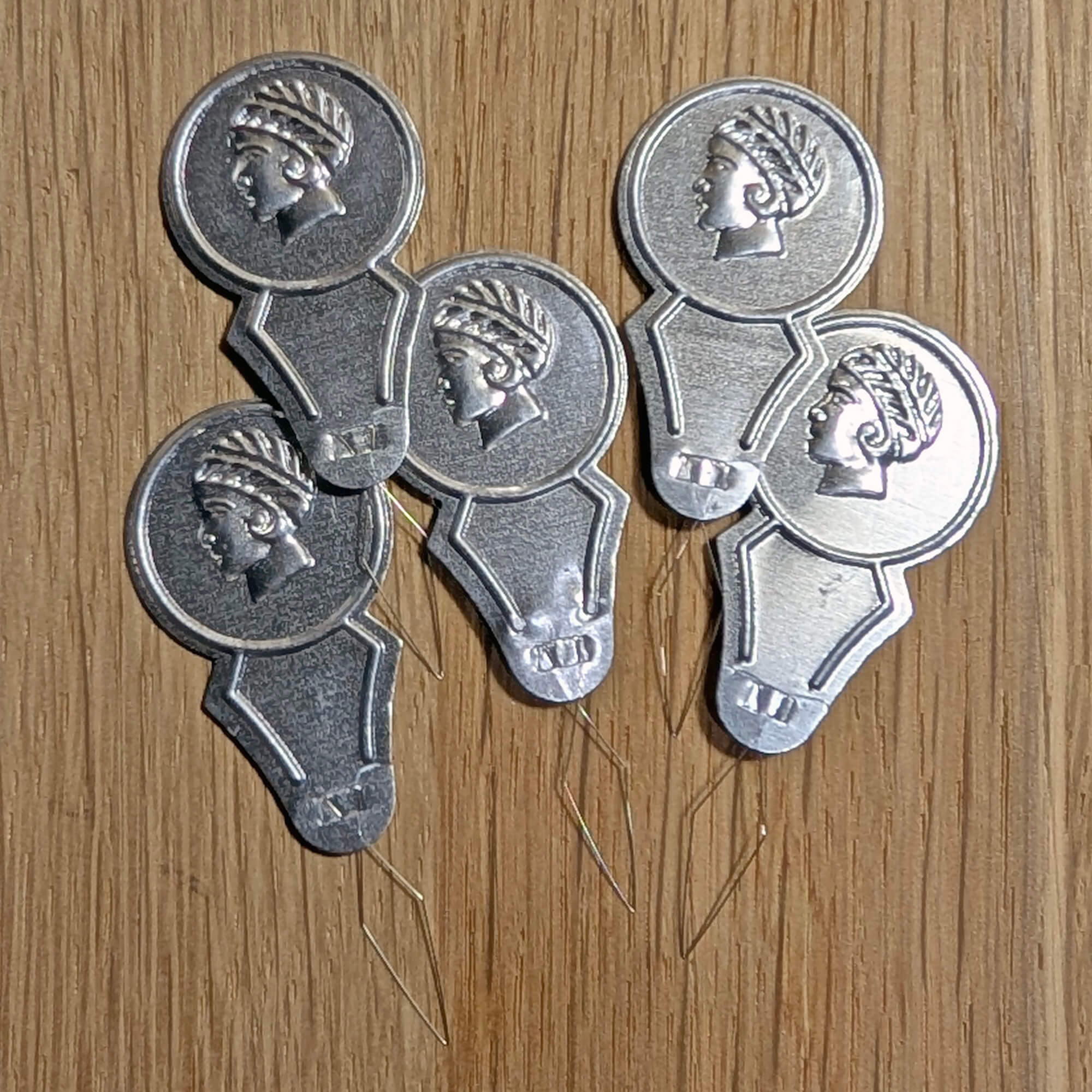 Needle Threader Pack of 5 - For Hand and Machine Needles - Image 5