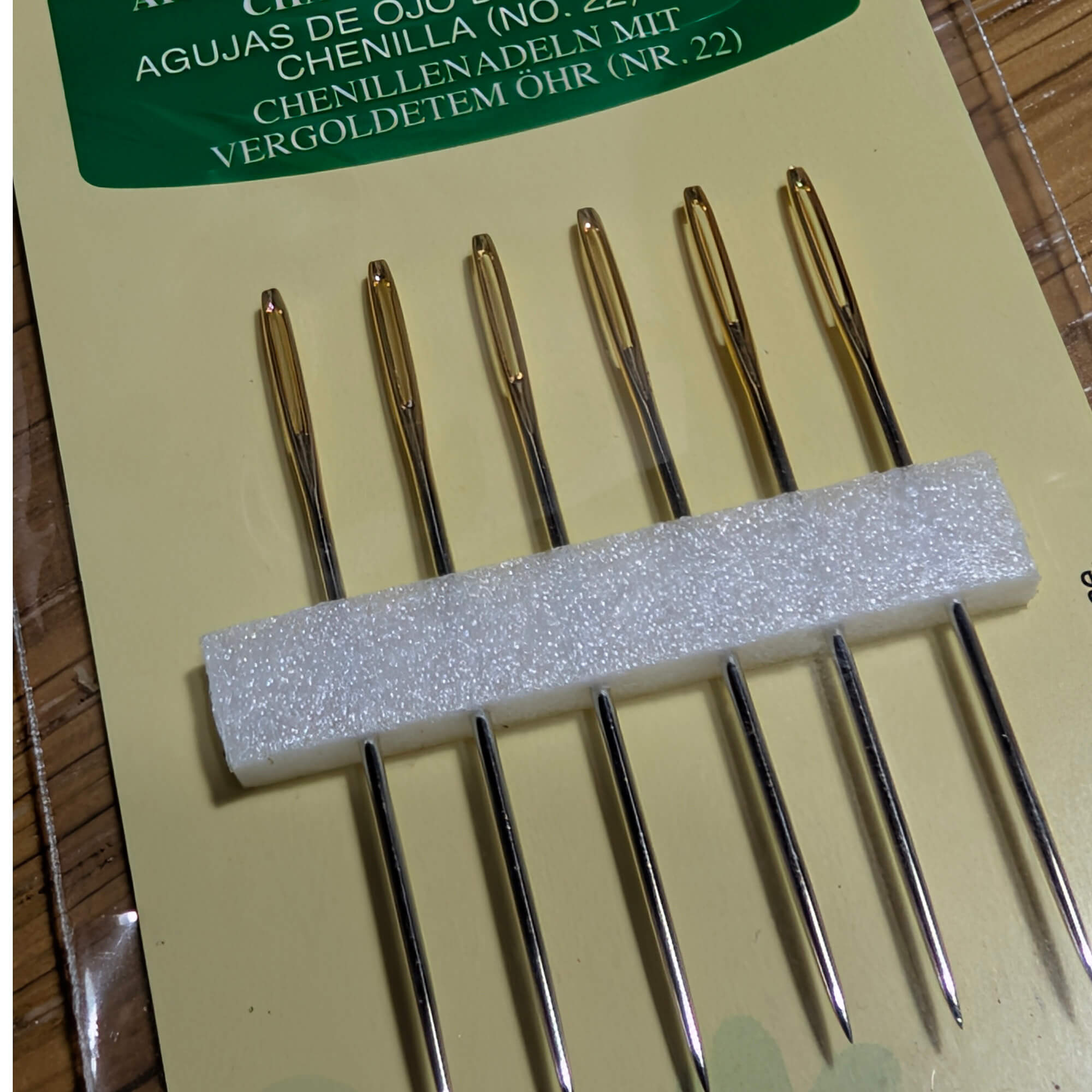 Clover Gold Eye Chenille Embroidery Needles No.22 - Image 2