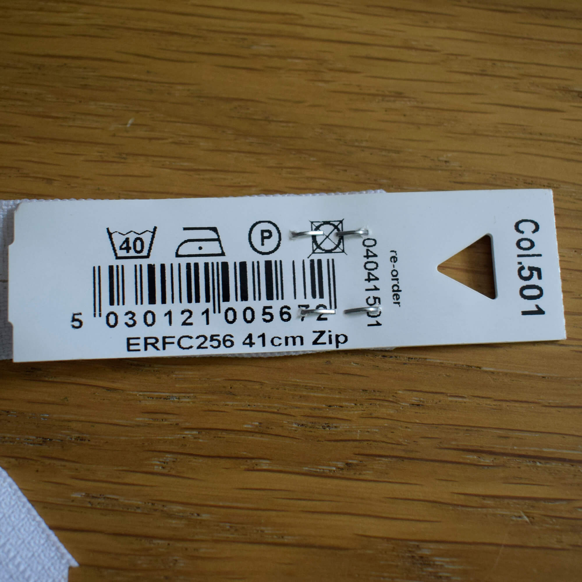 Nylon Dress and Skirt Zip - 41cm 16in - Closed End - Image 3