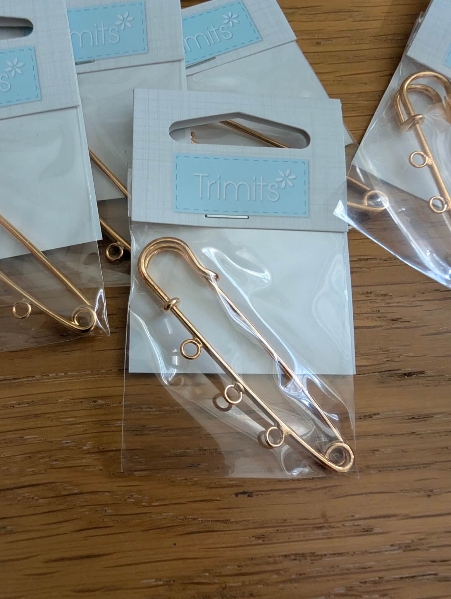 Kilt Pin with 3 Loops - Gilt - Pack of 5 by Trimits