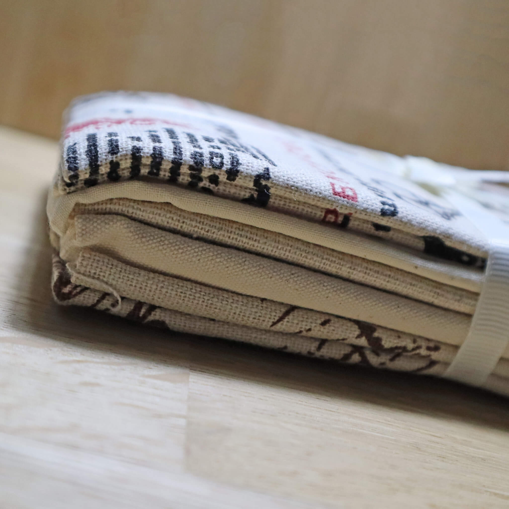 Natural Fat Quarter Bundle - Hessian and Cotton Fabrics - Image 2