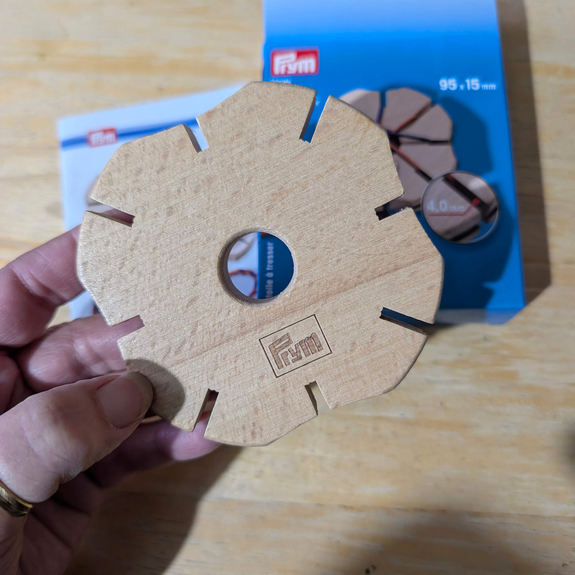 Prym MAXI Braiding Star - Wooden Cord Maker