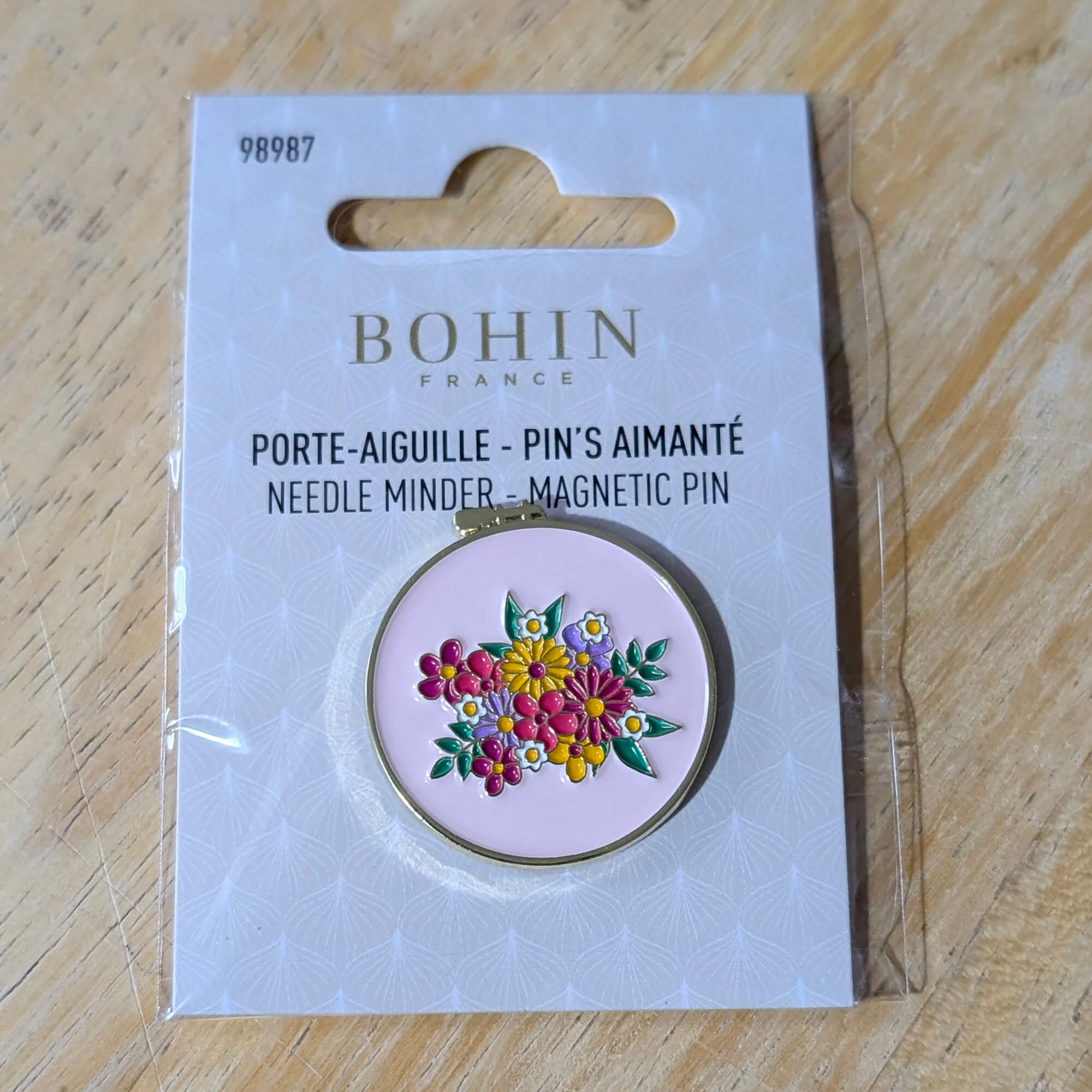 Bohin Magnetic Needle Minder - Embroidery Hoop with Flowers - Image 2