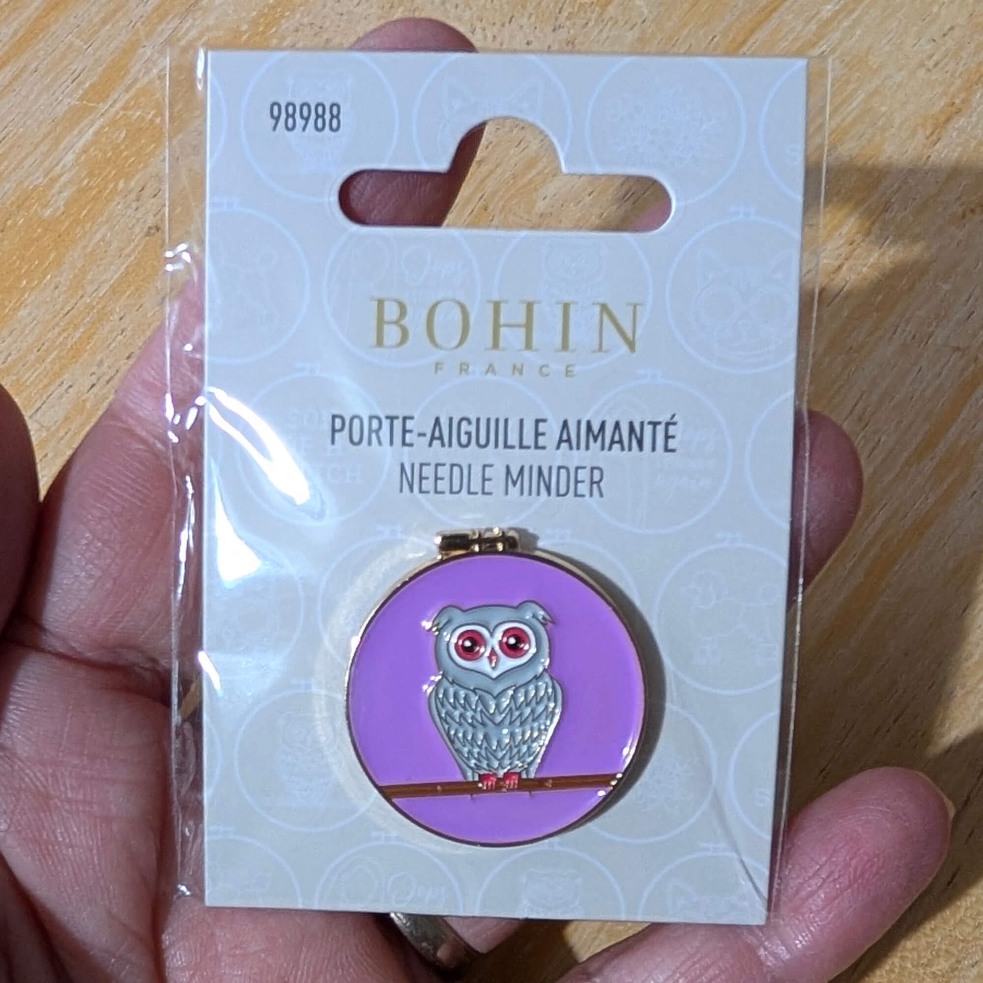 Bohin Magnetic Needle Minder - Embroidery Hoop with Owl